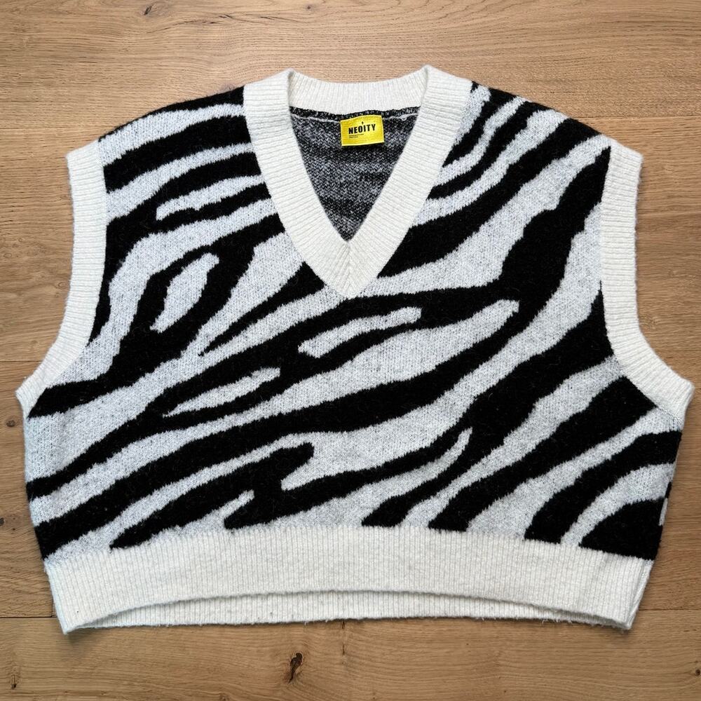 Neoity Animal Print Unisex Sweater Vest, Black/White, Boxy Fit, ONE SIZE